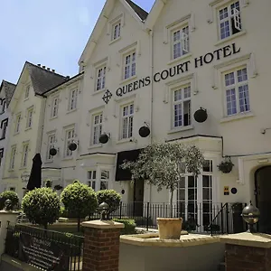 Queens Court Großbritannien
